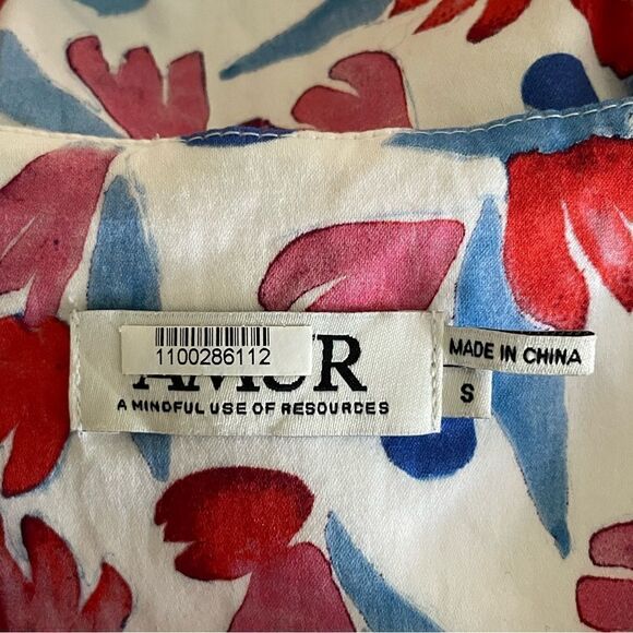 AMUR Cropped Top Front Twist Blouse Size Small - Picture 3 of 9